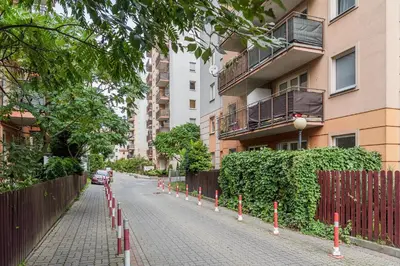 Budynek, w którym mieści się apartament