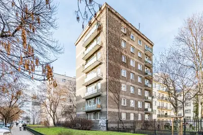 Budynek, w którym mieści się apartament