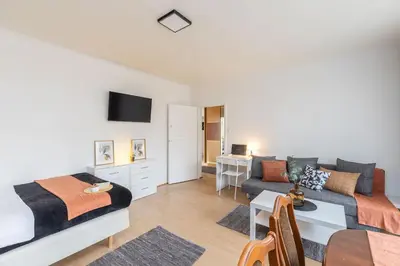 Telewizja i/lub zestaw kina domowego w obiekcie ROOM, Pirenejska 20 Cozy Rooms