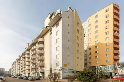 Budynek, w którym mieści się apartament