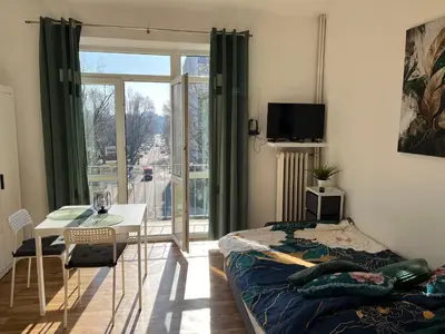 Telewizja i/lub zestaw kina domowego w obiekcie Słoneczny apartament na Żoliborzu dla 2 osób przy Arkadii