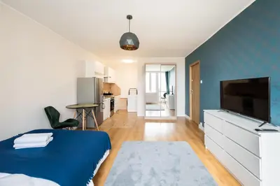 Telewizja i/lub zestaw kina domowego w obiekcie Praga-Południe Blue Studio by BookingHost