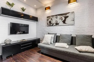 Telewizja i/lub zestaw kina domowego w obiekcie Spacious Studio AC View Pokorna 2 Parking