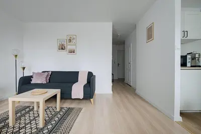 Część wypoczynkowa w obiekcie Urban Oasis Private Apartment with Palace of Culture View