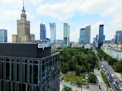 Widok na miasto Warszawa z tego apartamentu