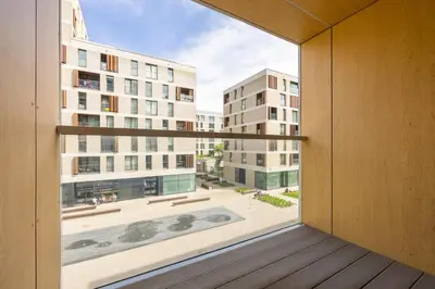 Budynek, w którym mieści się apartament