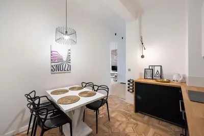 Kuchnia lub aneks kuchenny w obiekcie Old Town Basilisk Apartment by BookingHost