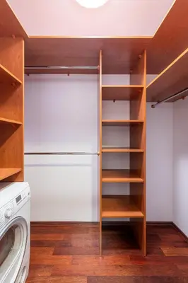Plan piętra w obiekcie Bukowińska 12 Prywatne mieszkanie 80m2 z dwiema sypialniami i balkonem 2x bezpłatne miejsca parkingowe Samodzielne Zameldowanie! Private Garage! Self Check-in System!