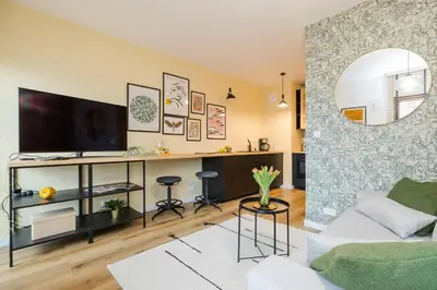 Telewizja i/lub zestaw kina domowego w obiekcie ShortStayPoland Sierakowskiego (B117)