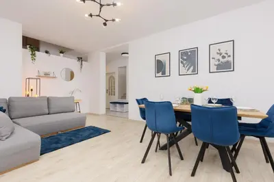 Część wypoczynkowa w obiekcie Metro Bemowo Two-Storey Apartment Pełczyńskiego by Noclegi Renters