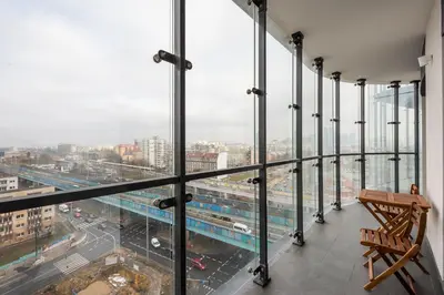 Balkon lub taras w obiekcie New Varsovia Comfort 828 by BookingHost