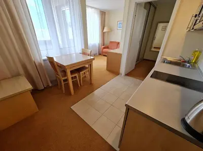 Kuchnia lub aneks kuchenny w obiekcie 10Q - Z6 Apartament 705