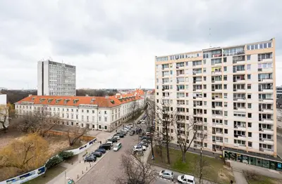 Widok na miasto Warszawa z tego apartamentu