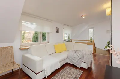 Część wypoczynkowa w obiekcie Quiet Bemowo House with Garden by Noclegi Renters