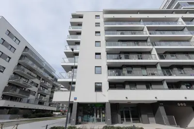 Budynek, w którym mieści się apartament