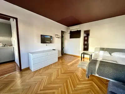 Telewizja i/lub zestaw kina domowego w obiekcie APART WAWA app 38 WiFi 600 Mbit