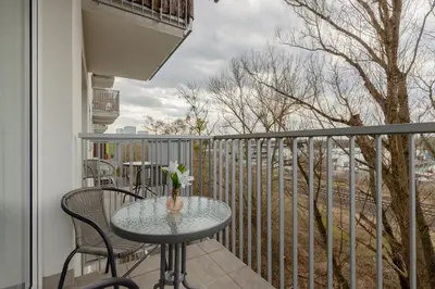 Balkon lub taras w obiekcie Wola Apartment with Balcony Sokołowska by Noclegi Renters