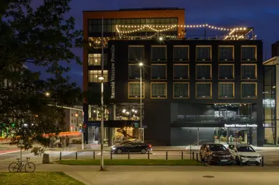 Budynek, w którym mieści się hotel
