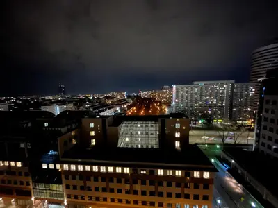 Widok na miasto Warszawa z tego apartamentu