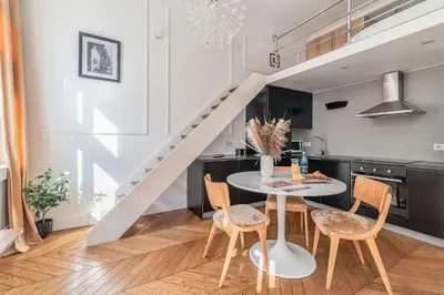 Kuchnia lub aneks kuchenny w obiekcie Central Modern Loft with Balcony next to Mariott -600Mbps WiFi