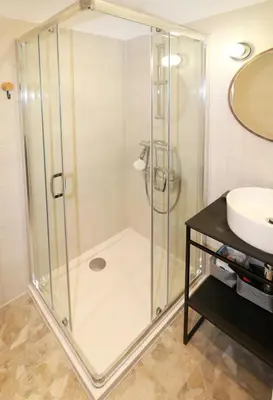 Łazienka w obiekcie Falcon Apartment Center 2 Metro Złote Tarasy