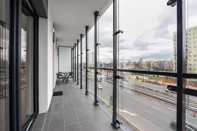 Balkon lub taras w obiekcie New Varsovia Comfort 205 by BookingHost