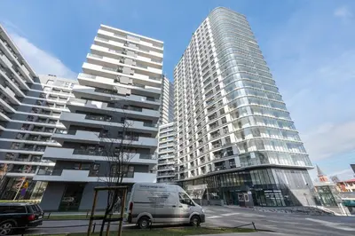 Budynek, w którym mieści się apartament