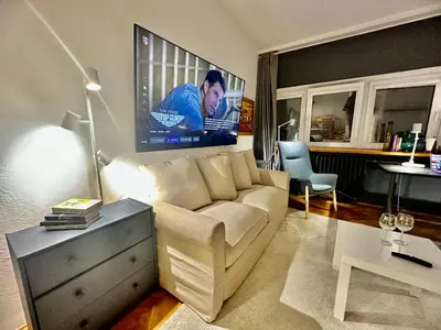 Część wypoczynkowa w obiekcie CITY metro WiFi 1Gbs 75'TV Netflix HBO Disney