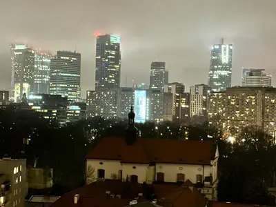 Widok na miasto Warszawa z tego apartamentu