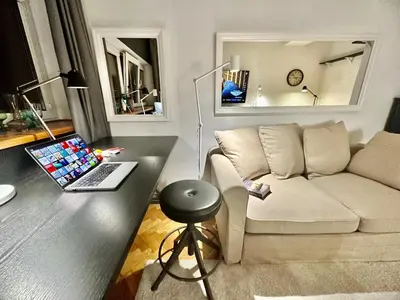 Część wypoczynkowa w obiekcie CITY metro WiFi 1Gbs 75'TV Netflix HBO Disney