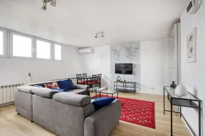 Telewizja i/lub zestaw kina domowego w obiekcie Central Family Apartment