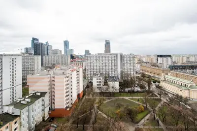 Widok na miasto Warszawa z tego apartamentu