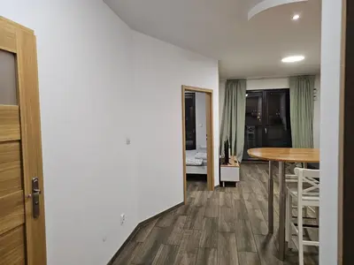 Plan piętra w obiekcie Stylish Newly Renovated 1BR Apartment with Free Parking near Arkadia