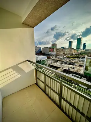 Balkon lub taras w obiekcie VIEW metro WiFi 1GB 80'TV Netflix Disney+ HBO