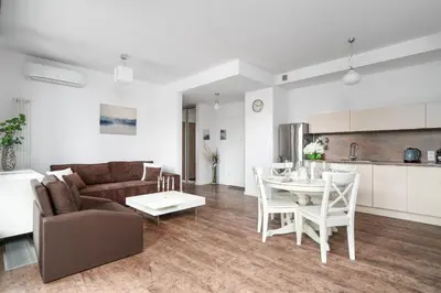 Kuchnia lub aneks kuchenny w obiekcie Golden Apartments Warsaw - Elegant City Stay, Kolejowa