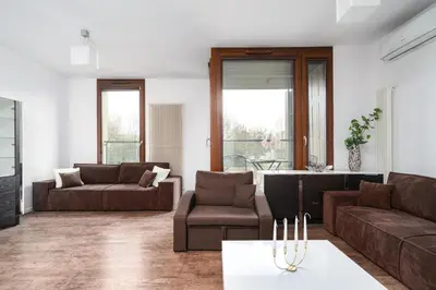 Część wypoczynkowa w obiekcie Golden Apartments Warsaw - Elegant City Stay, Kolejowa