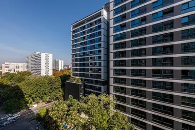 Budynek, w którym mieści się apartament