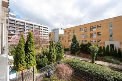 Budynek, w którym mieści się apartament