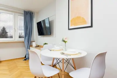 Telewizja i/lub zestaw kina domowego w obiekcie Warsaw Old Town Apartments by Noclegi Renters