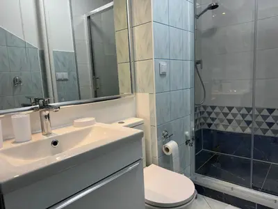 Łazienka w obiekcie Apartament Bazyliańska - 100m do Metra 