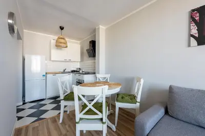Kuchnia lub aneks kuchenny w obiekcie Maklakiewicza 17 - 700m od szpitala MSWiA - 4km do Lotniska Chopina - mały balkon - Piękny widok na centrum Warszawy