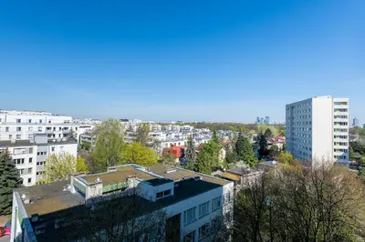 Widok na miasto Warszawa z tego apartamentu