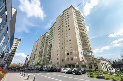 Budynek, w którym mieści się apartament