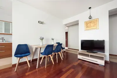 Telewizja i/lub zestaw kina domowego w obiekcie Mokotów Open Business Apartment by BookingHost