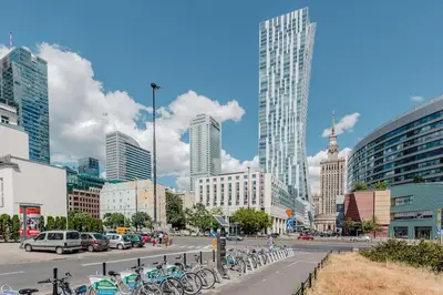 Widok na miasto Warszawa z tego apartamentu