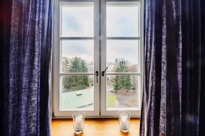 Basen w obiekcie Designer flat in the heart of Old Town lub w pobliżu