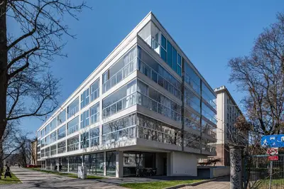 Budynek, w którym mieści się apartament