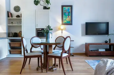 Telewizja i/lub zestaw kina domowego w obiekcie Grand Theatre Premium Apartment. Super central.