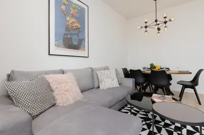 Część wypoczynkowa w obiekcie City Panorama Spacious Apartment by Renters Prestige