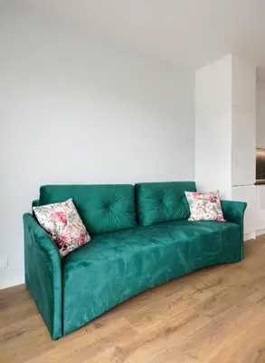 Część wypoczynkowa w obiekcie Żupnicza Green Praga Apartment by BookingHost